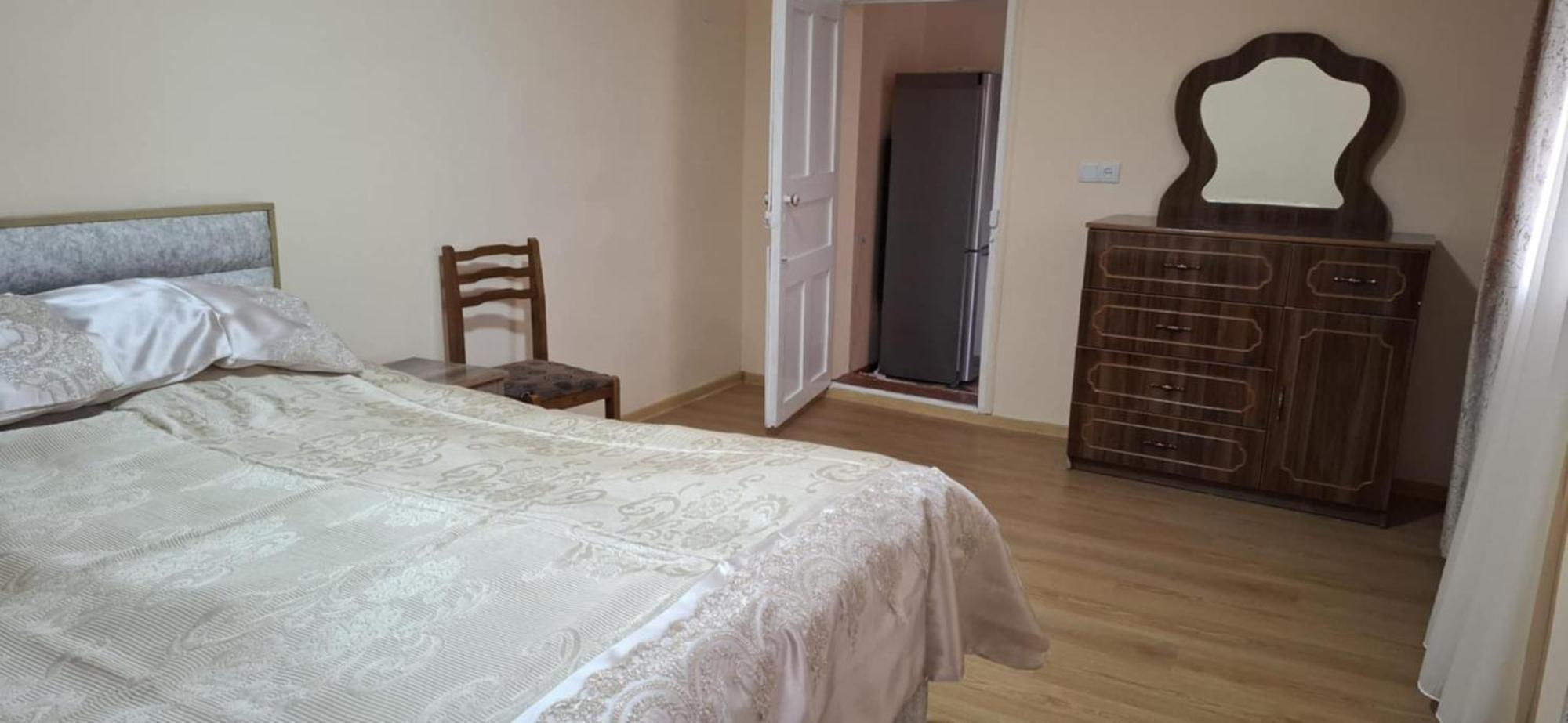 Valodia Guest House In Mestia Bagian luar foto
