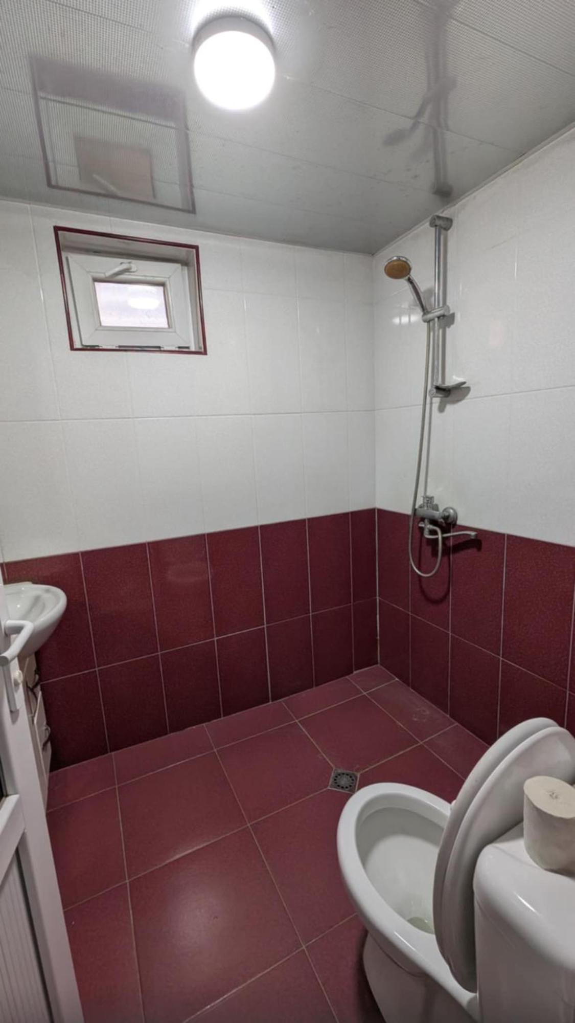 Valodia Guest House In Mestia Bagian luar foto