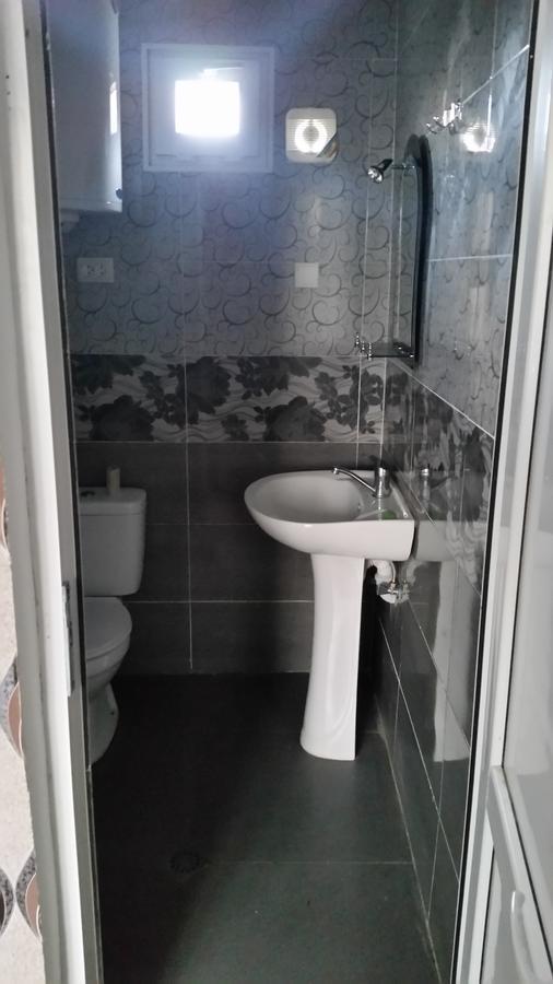 Valodia Guest House In Mestia Bagian luar foto