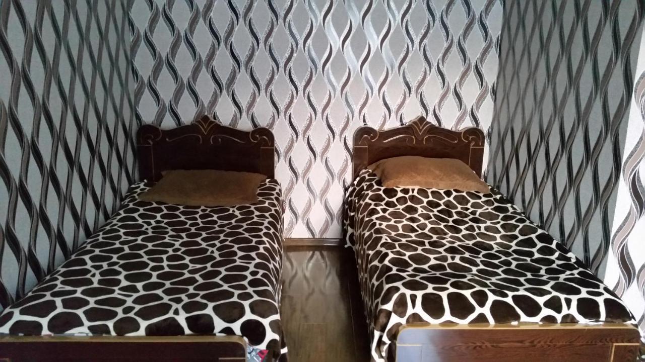Valodia Guest House In Mestia Bagian luar foto