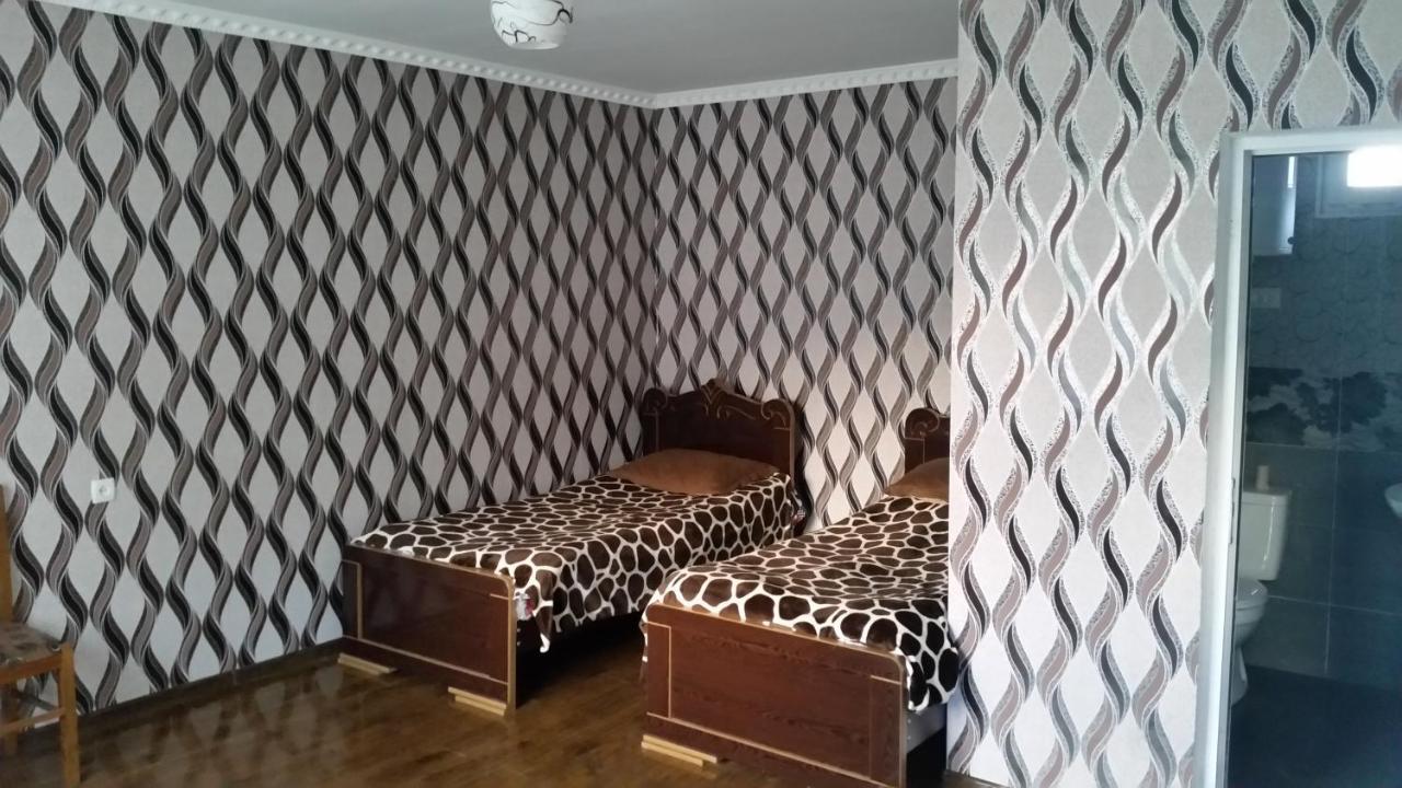 Valodia Guest House In Mestia Bagian luar foto