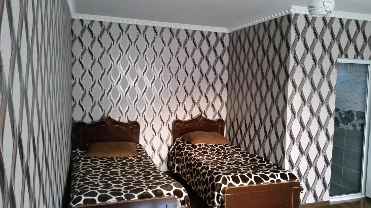 Valodia Guest House In Mestia Bagian luar foto