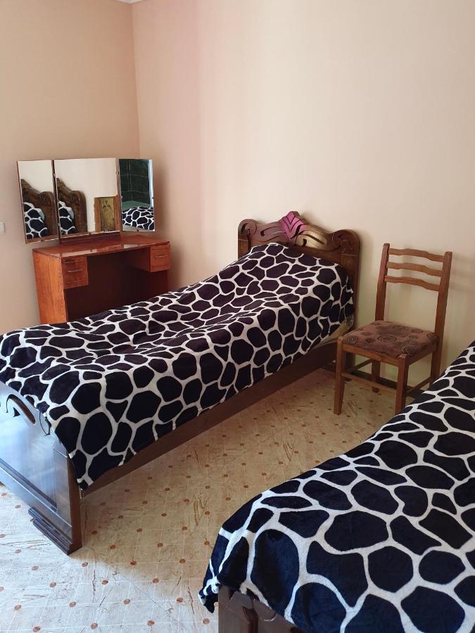 Valodia Guest House In Mestia Bagian luar foto